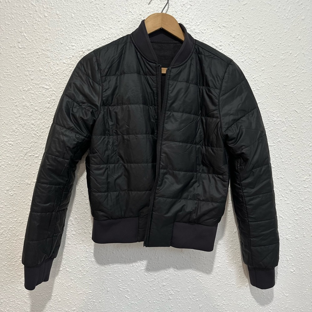 Lululemon black reversible down puffer cropped crop jacket coat women’s 4